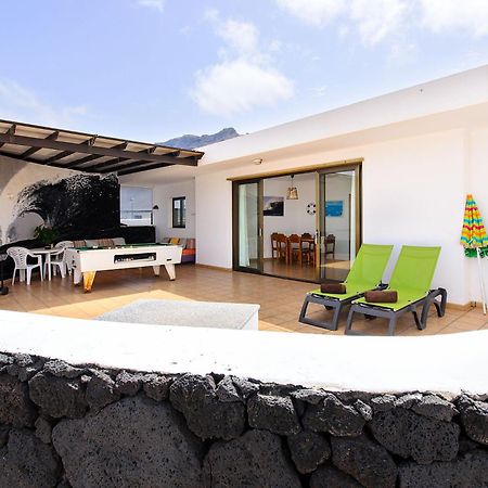 Famara Beach House Екстер'єр фото