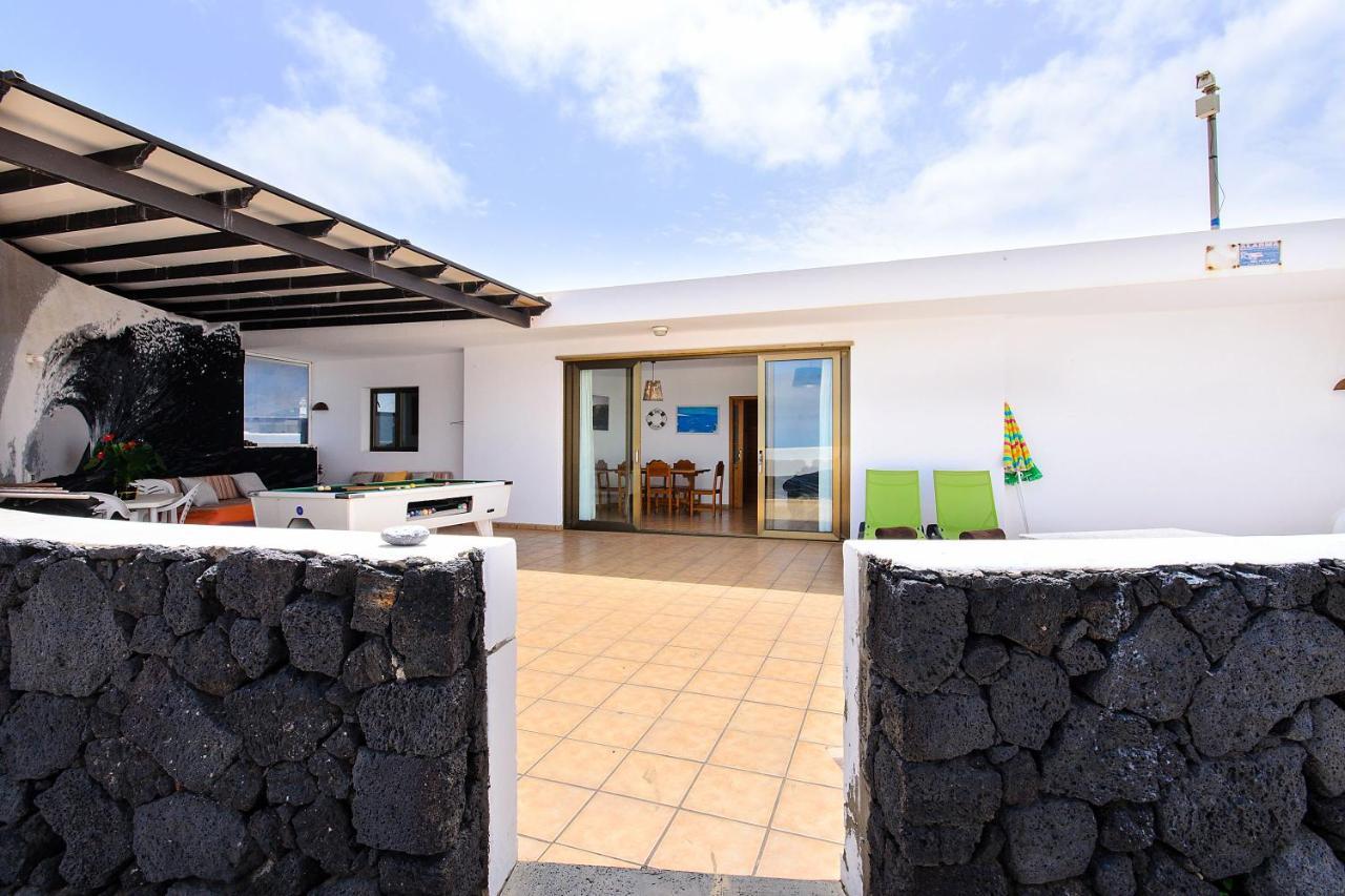 Famara Beach House Екстер'єр фото