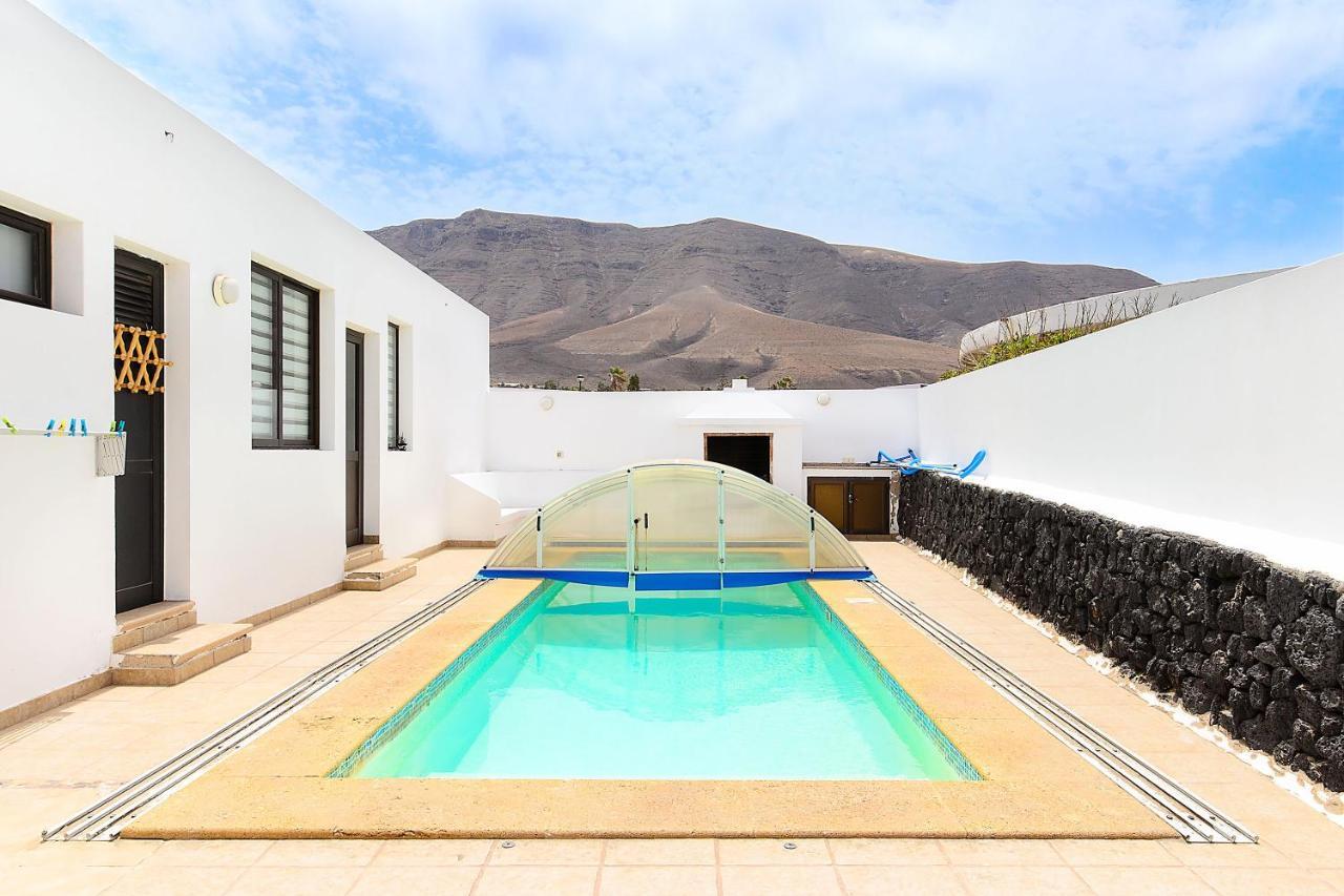 Famara Beach House Екстер'єр фото