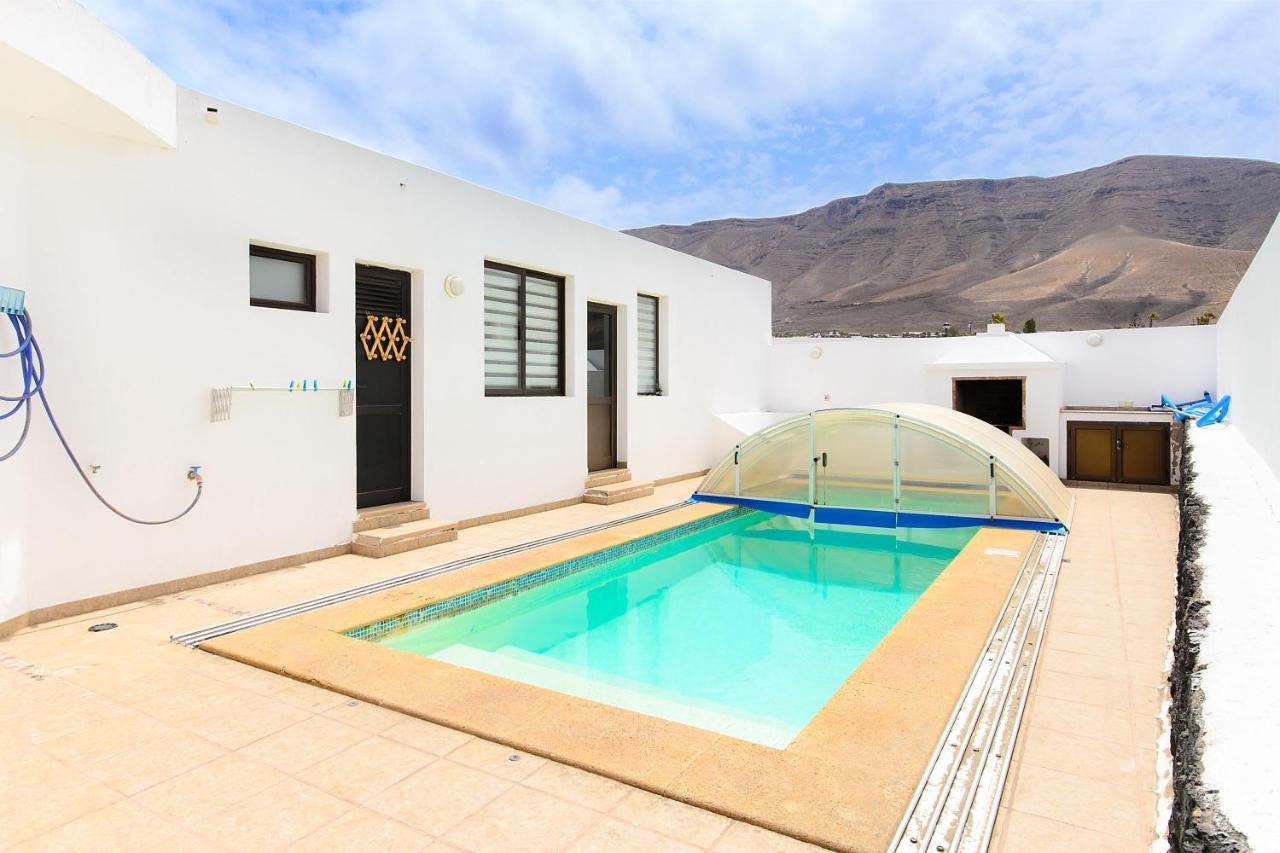 Famara Beach House Екстер'єр фото